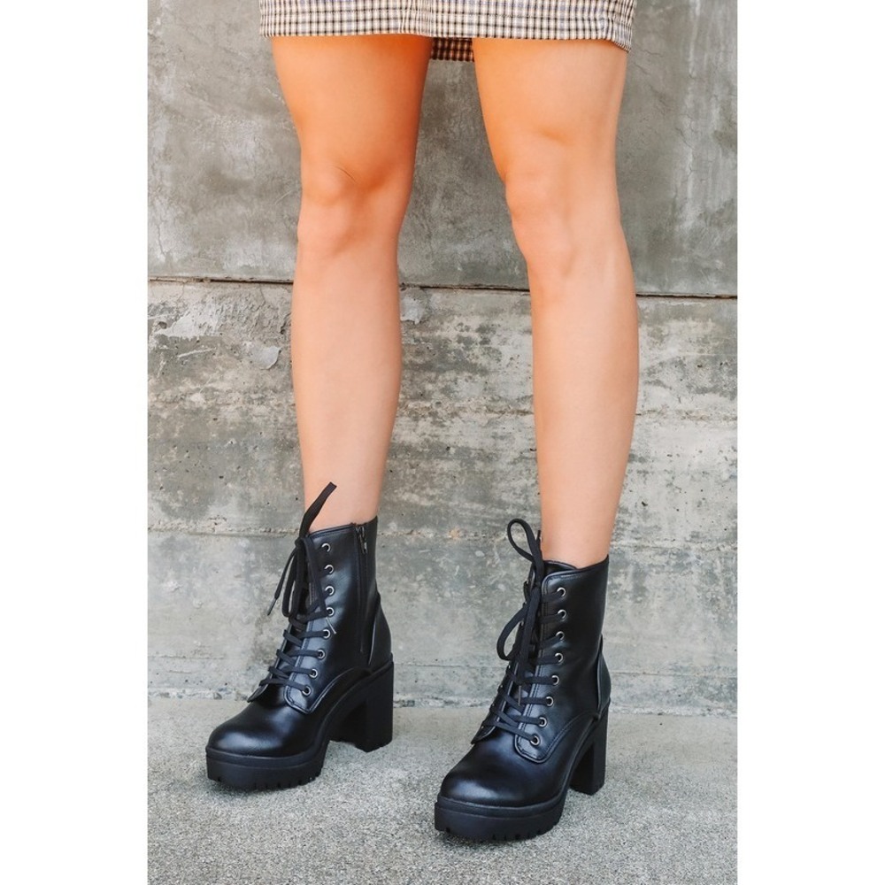 Riana Black Lace-up Platform Boots